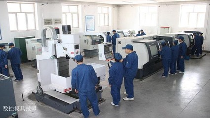 云南省五年制大专招生 曲靖技师学校通讯设备销售专业解析